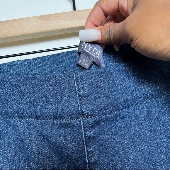 NEW NYDJ Women Spanspring  Pull-On Slim Bootcut Pants Medium Jeans Decker Stretc - Picture 2 of 10